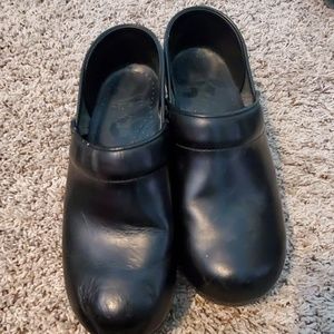 Size 38 Dansko black leather clogs